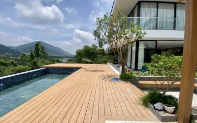 Ưu điểm của sàn gỗ nhựa ngoài trời ứng dụng làm sàn hồ bơi, sàn sân vườn, sàn ban công.